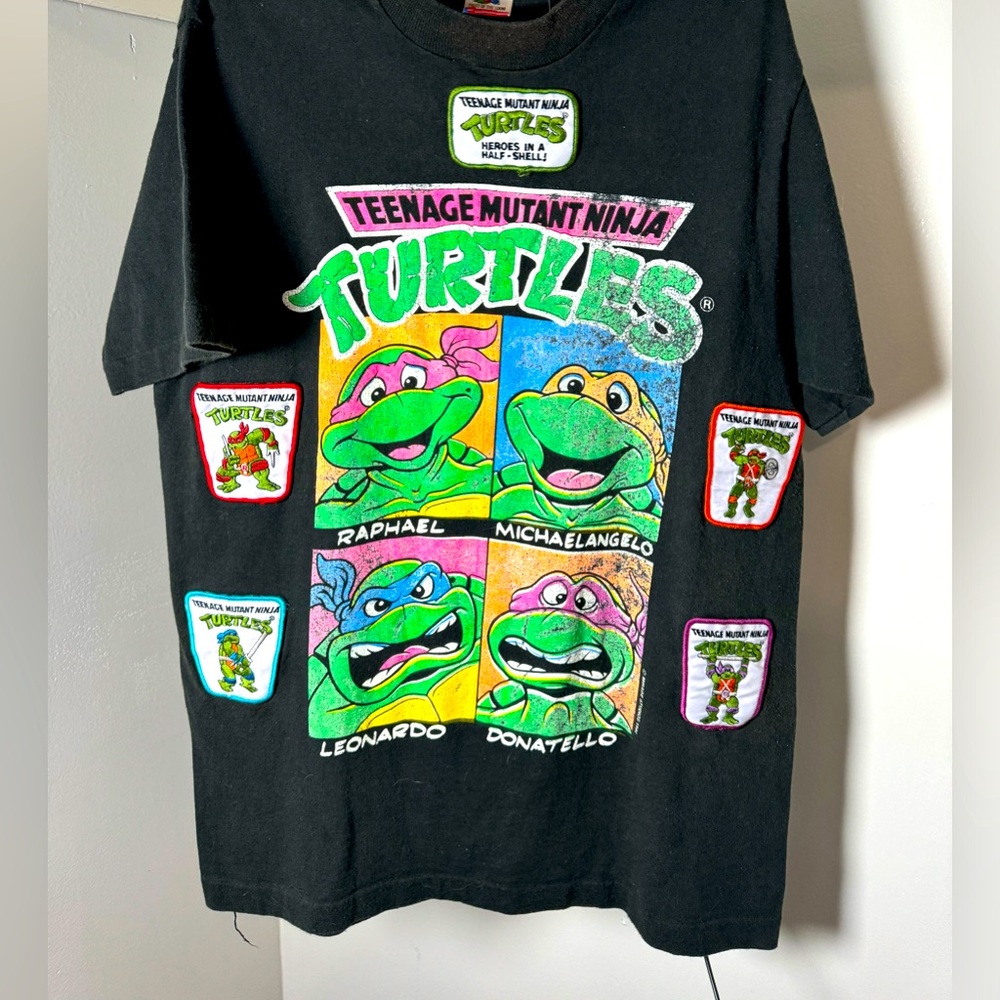 Teenage Mutant Ninja Turtles black T Shirt men’s Large TMNT with patches